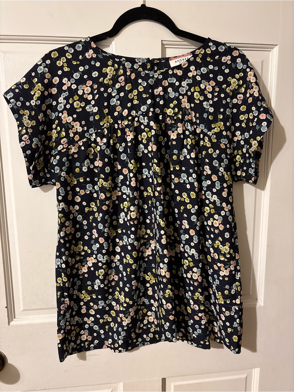 ANDRÉE BY UNIT Navy Floral Top with Pastel Blooms